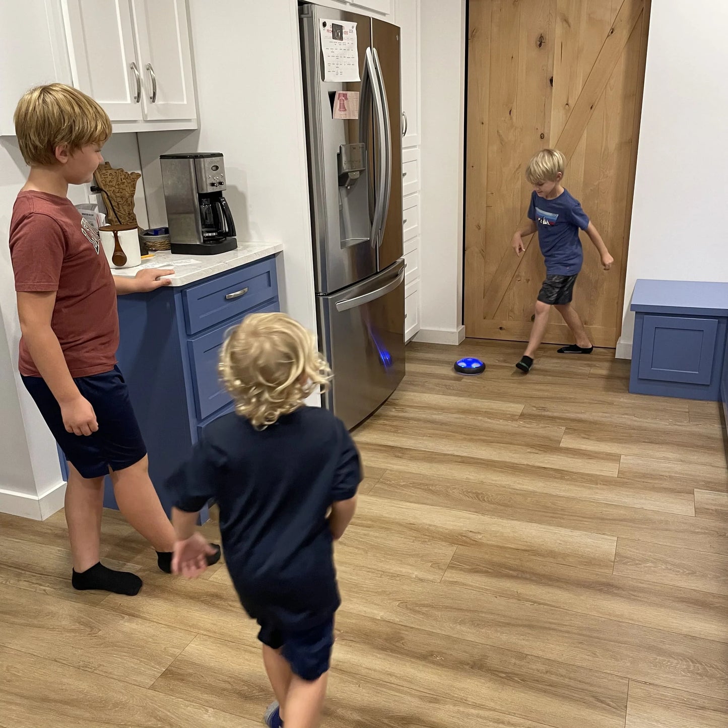 Thekiddospace™ – LED-Schwebefußball